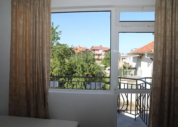 Къща За Гости Равда 3* Ravda